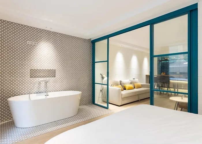Home2Book Elegant Apartment Santa Cruz Center